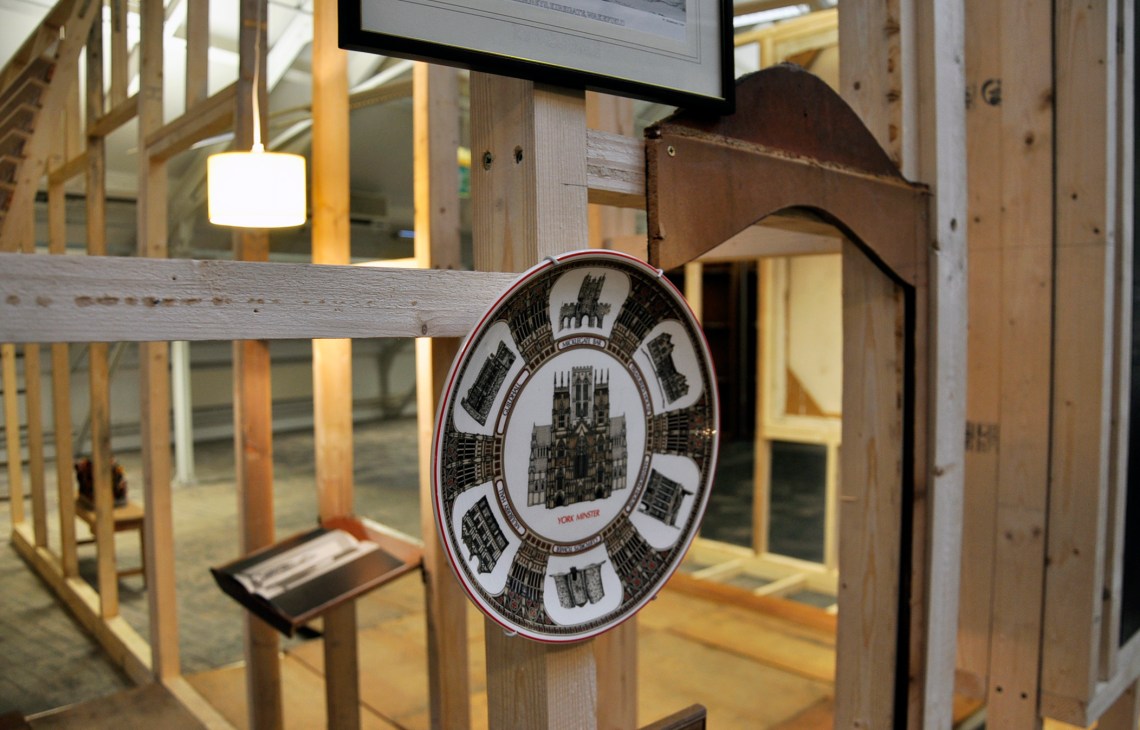 Kwong plate close up nicky background